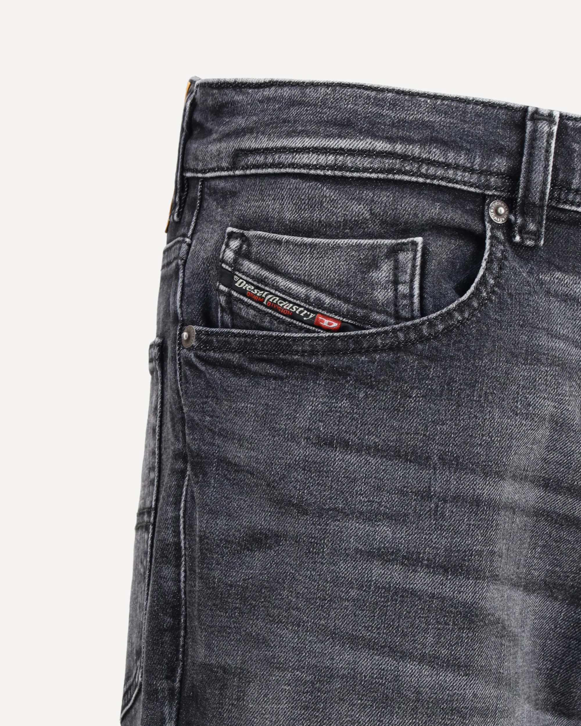 2023 D-finitive Jeans - Image 5