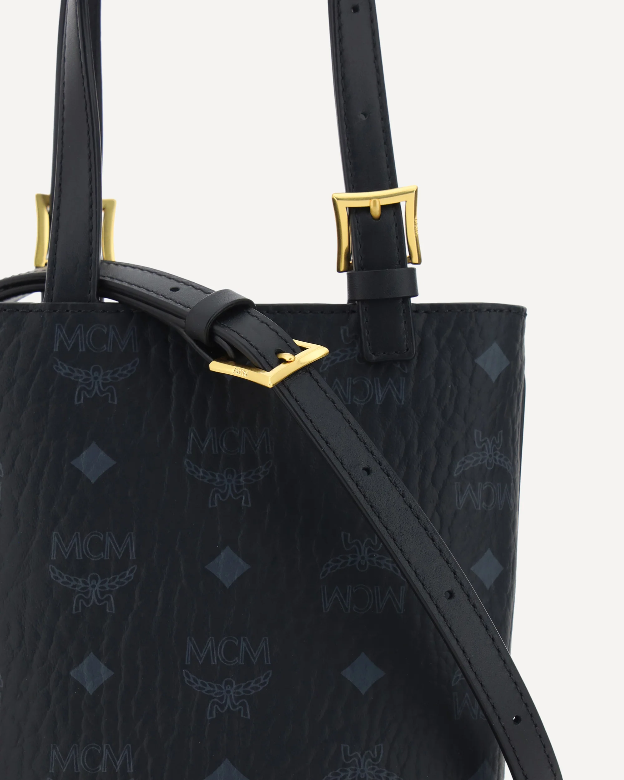 Aren Tote Bucket Bag - Image 6
