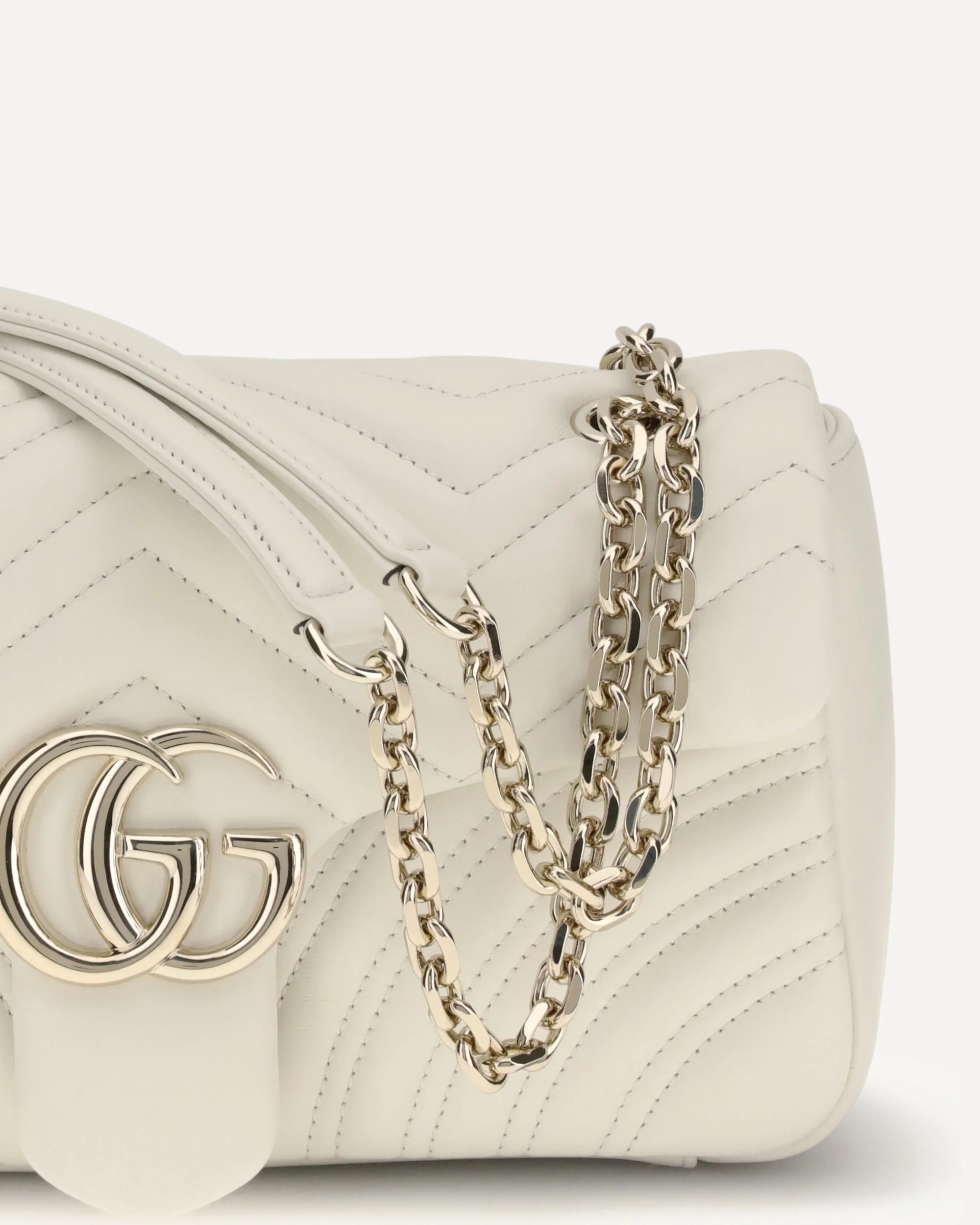 GG Marmont medium Shoulder Bag - Image 6