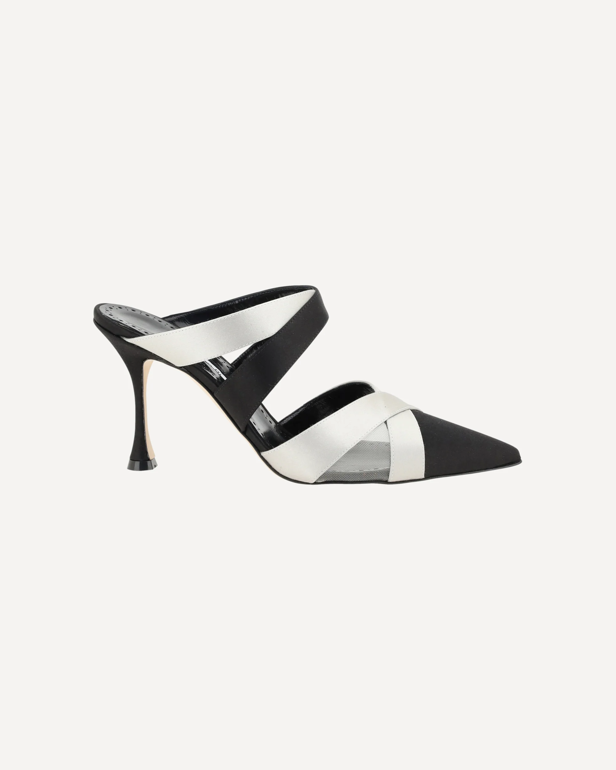 Oyounak Pumps - Image 3