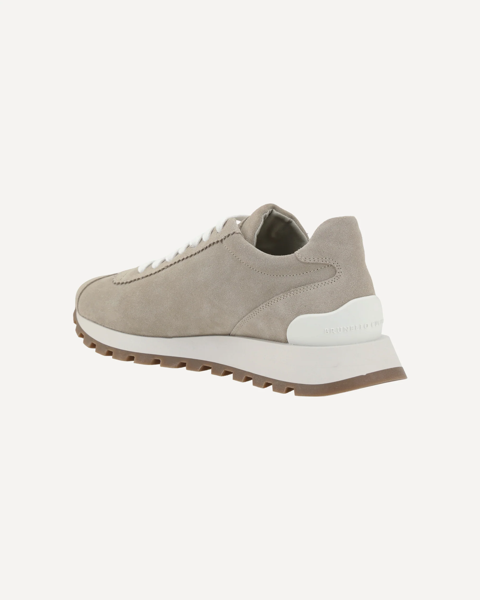 Sneakers with iconic embellishments - Image 5
